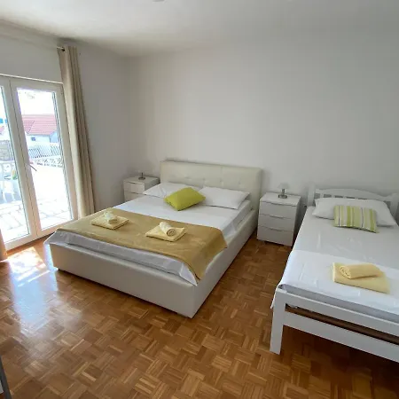 Solis Apartment