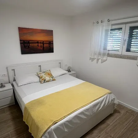 Apartman Solis *