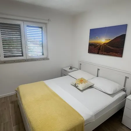 Solis Apartment *
